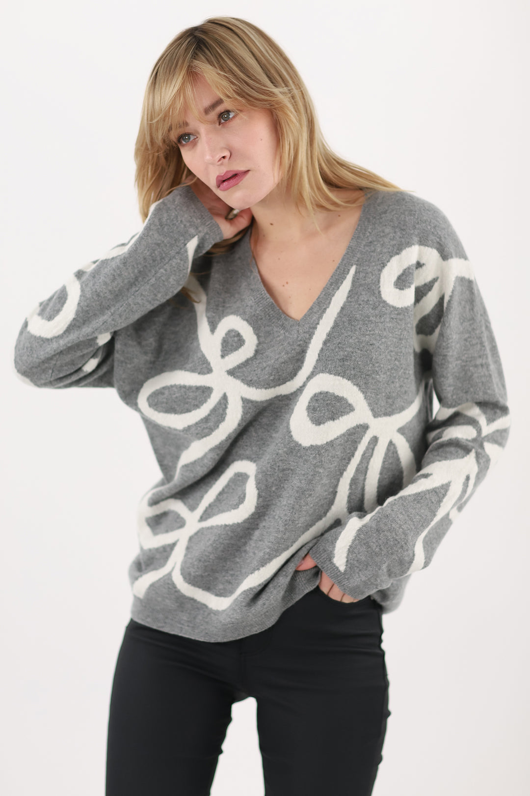 Estheme 25BBSH04C Husky Grey Cream Bow Ties Jumper
