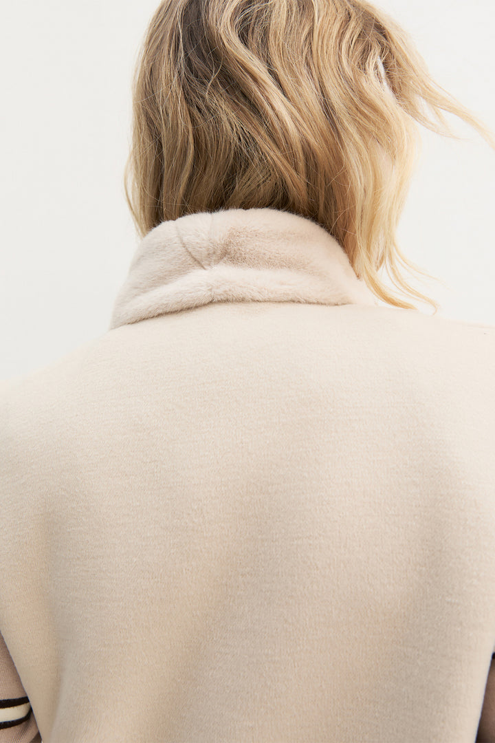 Emme Sand Beige Double-Faced Gilet, back detail of the stand collar