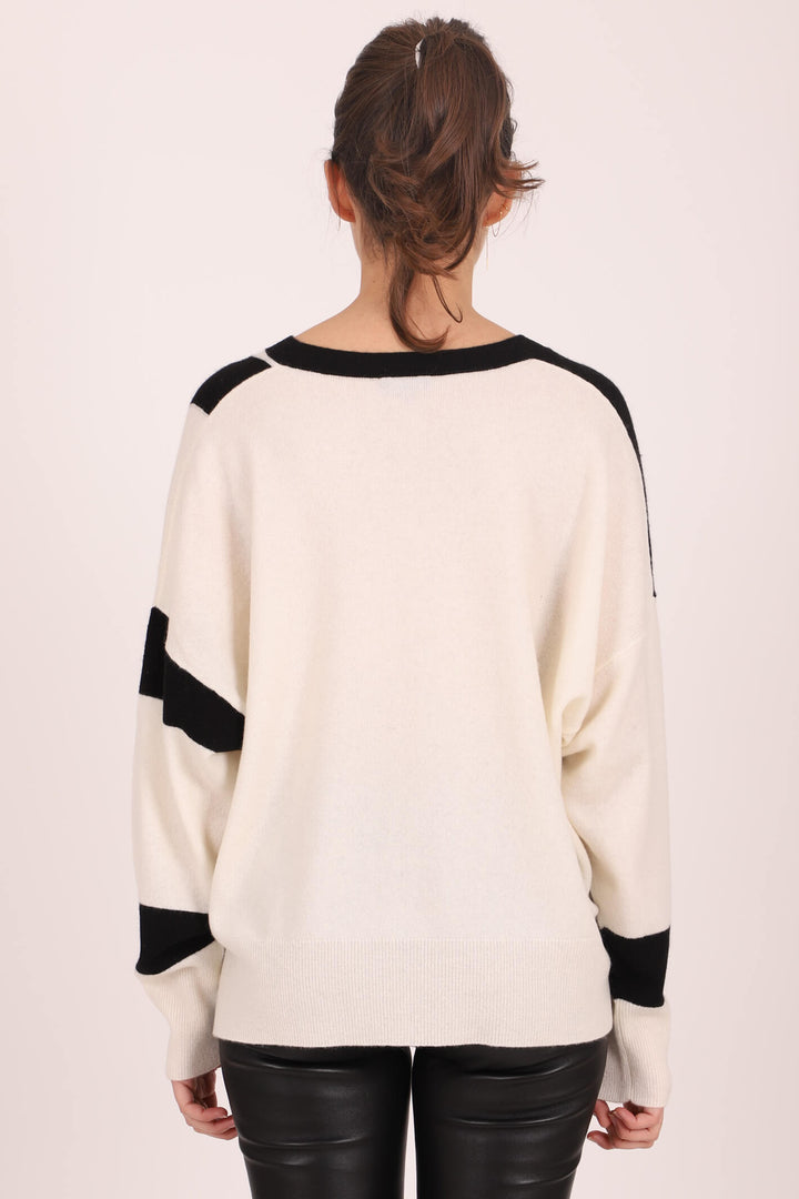 Estheme JF6022C 8322-6148 Cream Black V Bat Bicolour Tiles Jumper
