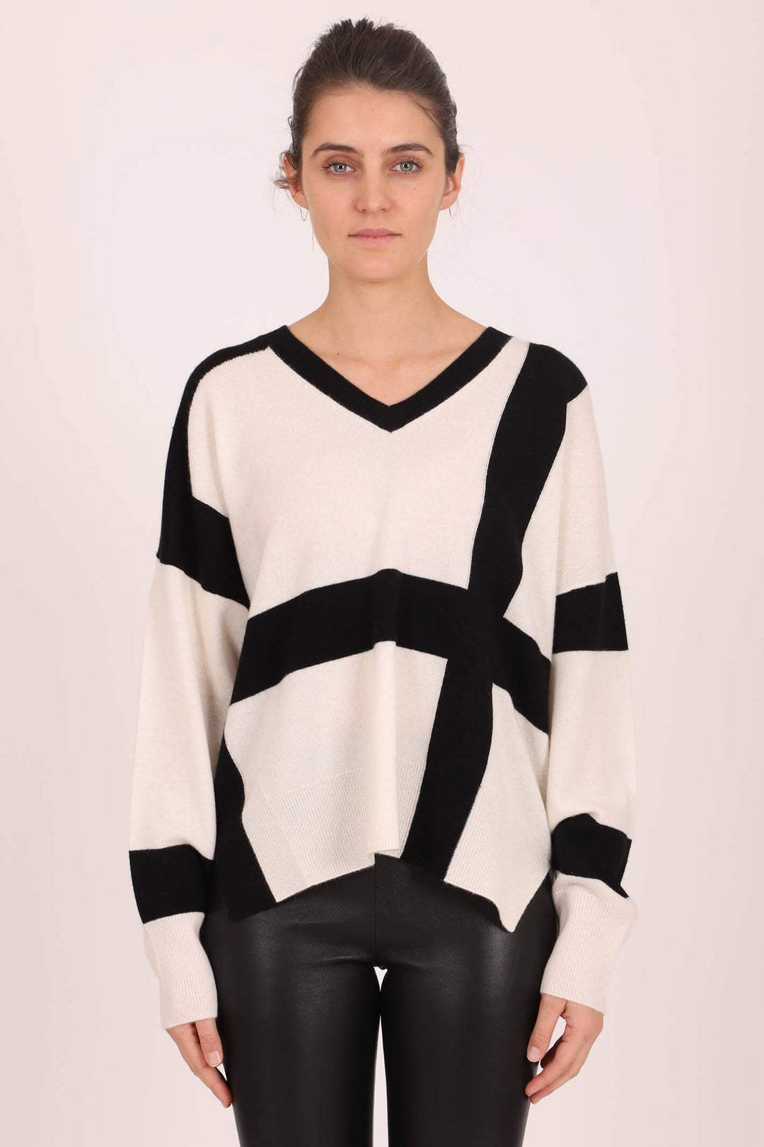 Estheme JF6022C 8322-6148 Cream Black V Bat Bicolour Tiles Jumper