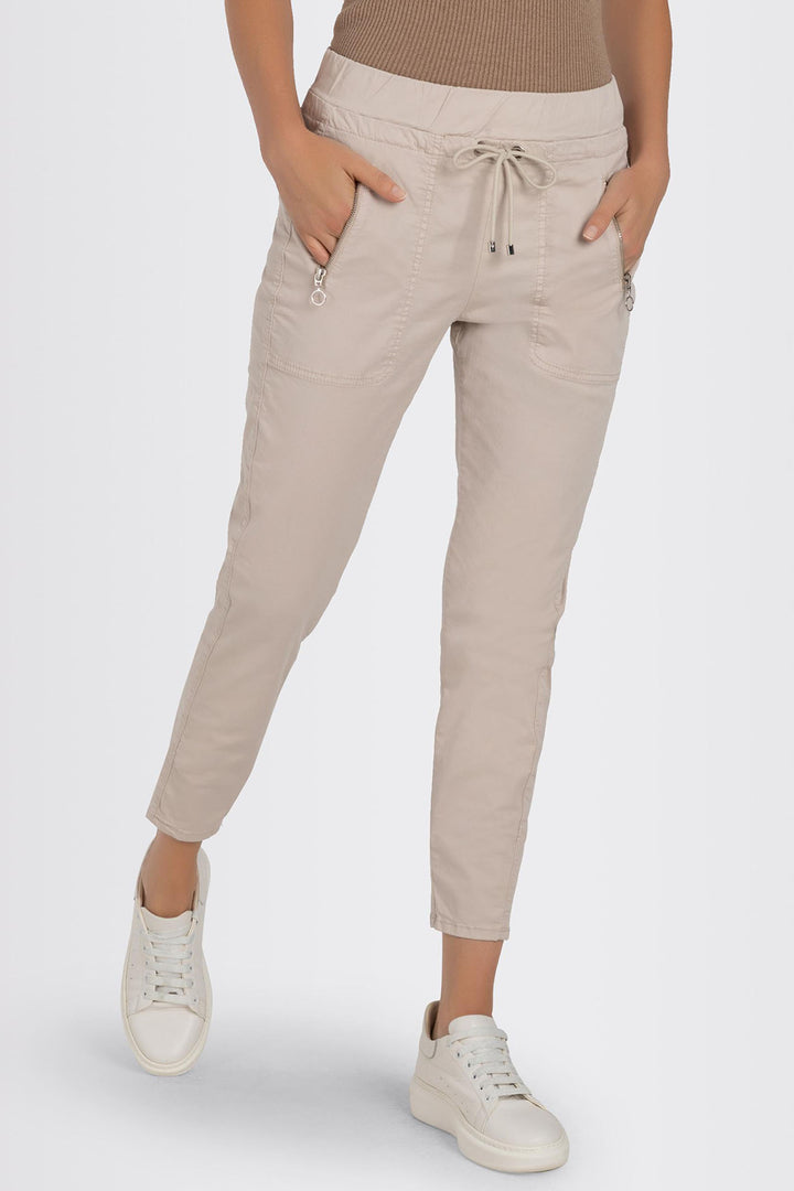 Mac 3007-00-0434L 208R Easy Active Ivory Stretch Gabardine Trousers - Olivia Grace Fashion