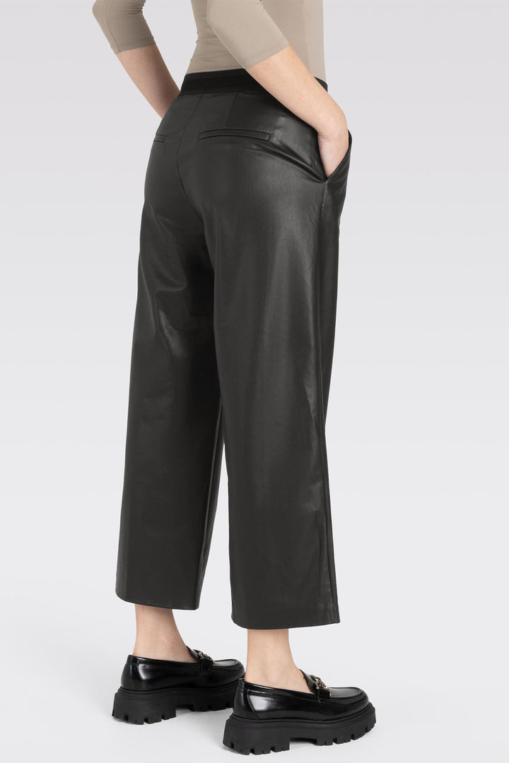 Mac 3413-00-0498L Chiara Smart 090 Black Light Vegan Leather Crop Trousers