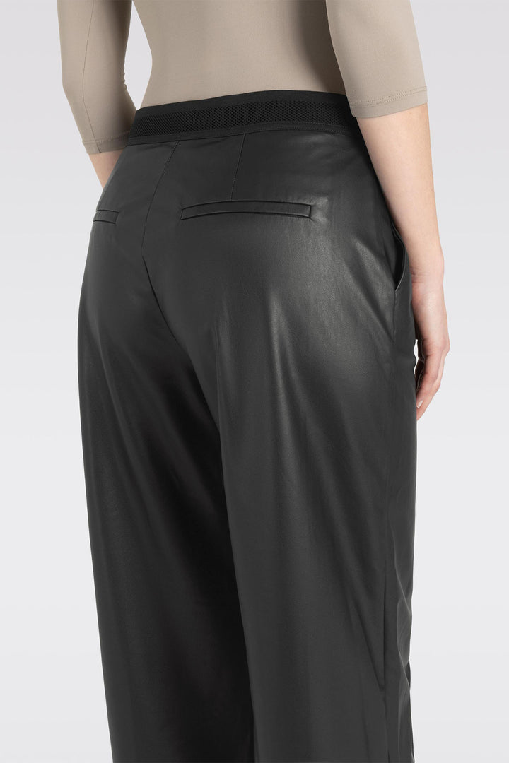 Mac 3413-00-0498L Chiara Smart 090 Black Light Vegan Leather Crop Trousers
