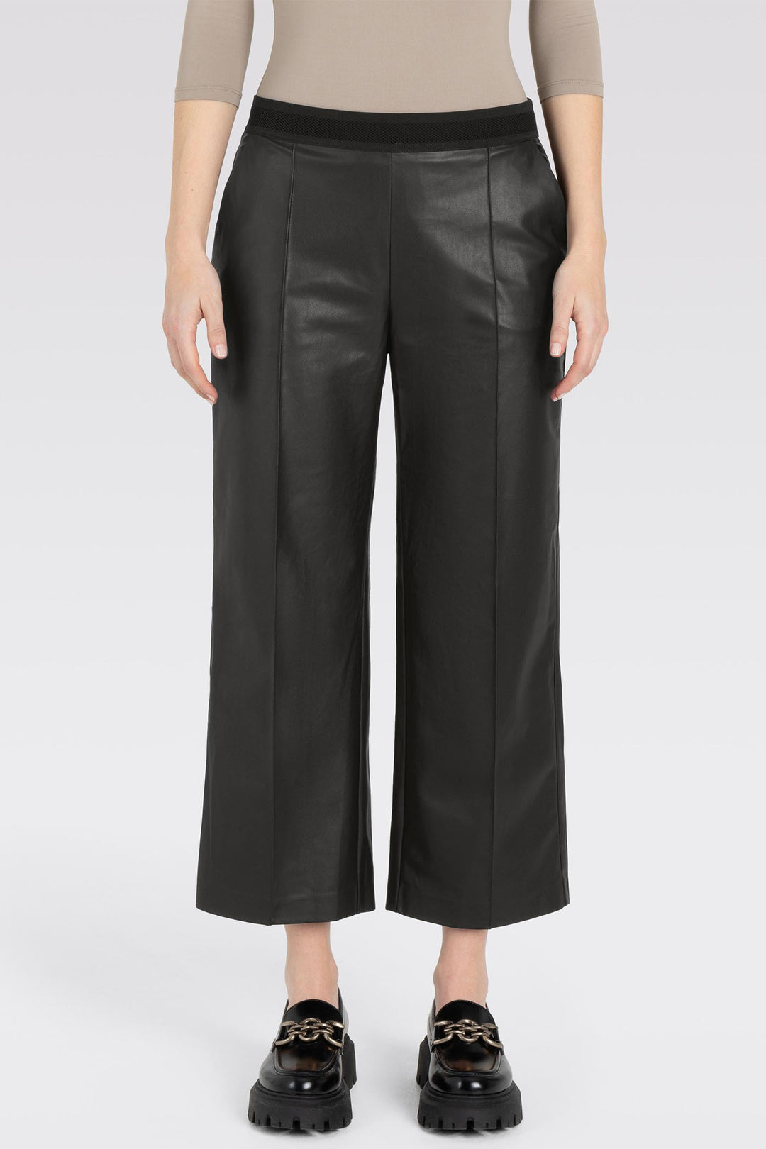 Mac 3413-00-0498L Chiara Smart 090 Black Light Vegan Leather Crop Trousers