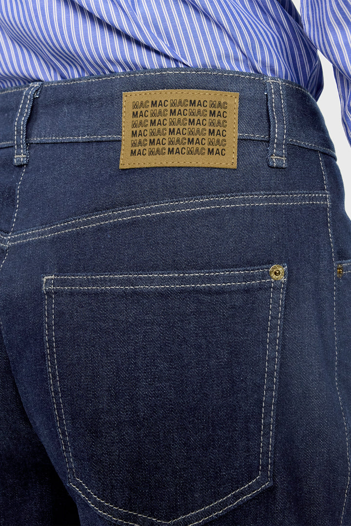 Mac Bobbie Blue Fashion Rinsed Barrel Jeans, back pocket and leather patch detail