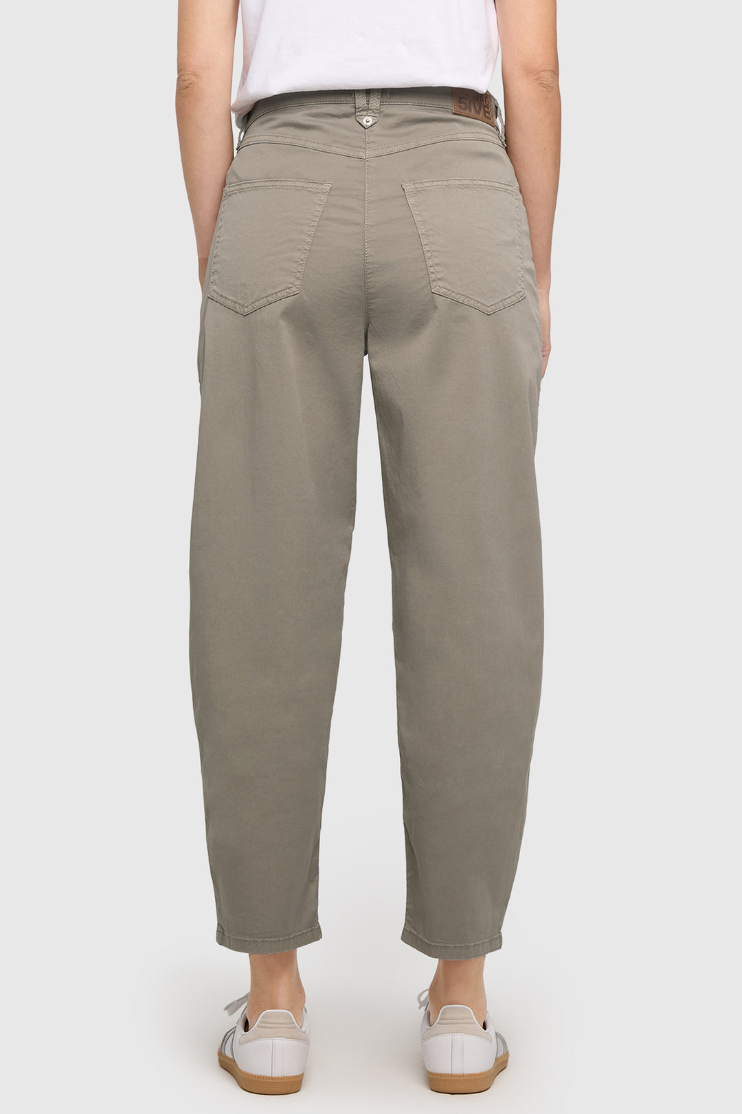 Mac Bora 2.3 Zip Mat Green Antique Authentic Stretch Gabardine Trousers 3141-00-0434L 662A, back view