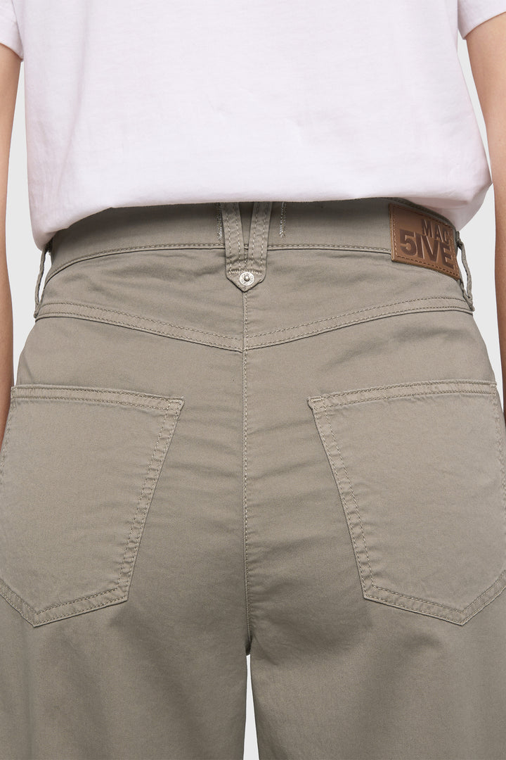 Mac Bora 2.3 Zip Mat Green Antique Authentic Stretch Gabardine Trousers 3141-00-0434L 662A, back pocket detail