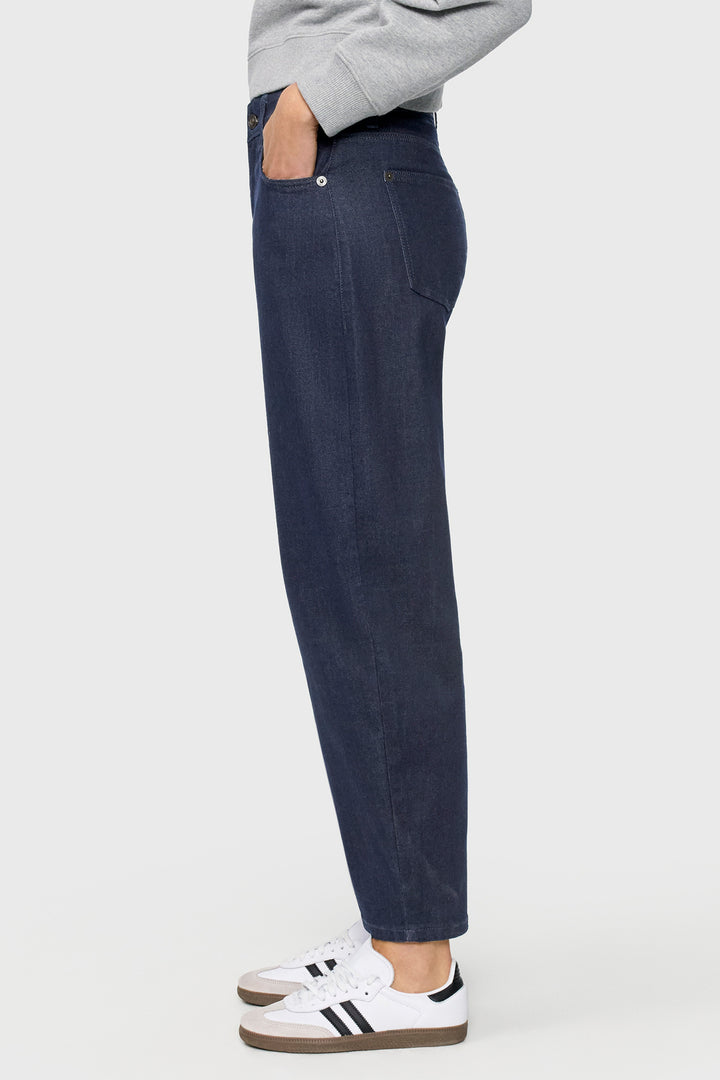 Mac Danni Fashion Rinsed Blue Light Authentic Denim Barrel Jeans, side view showing the barrel leg