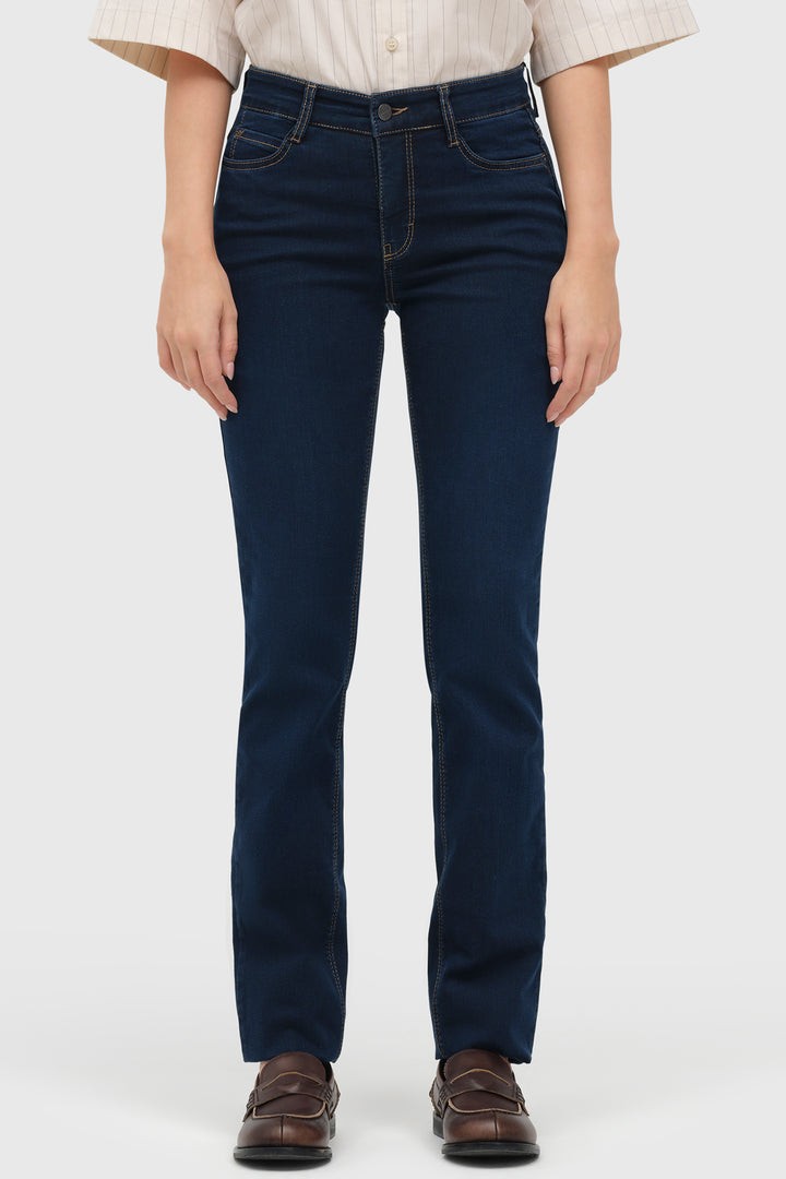 Mac Dream Dark Washed Blue Jeans, full length front