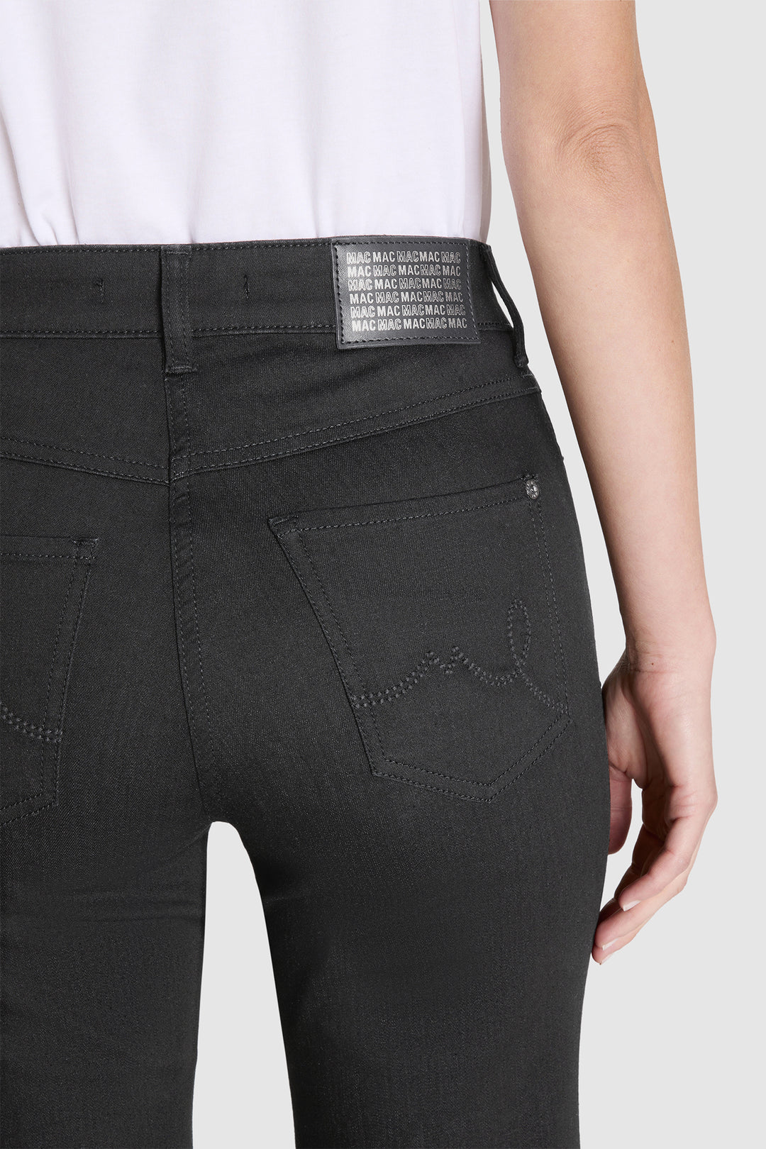 Mac Laura Black Authentic Stretch Denim Jeans 30L - detail, back pocket