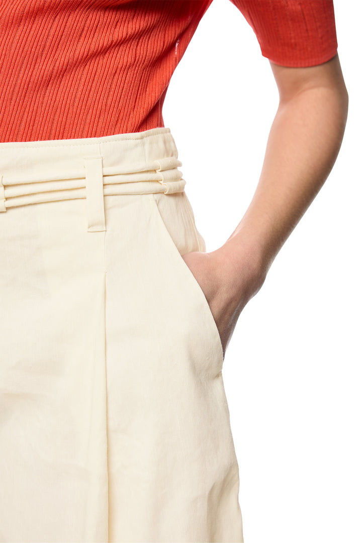 Marc Cain Collections AC 83.04 W70 112 Bright Ecru Linen Blend Shorts