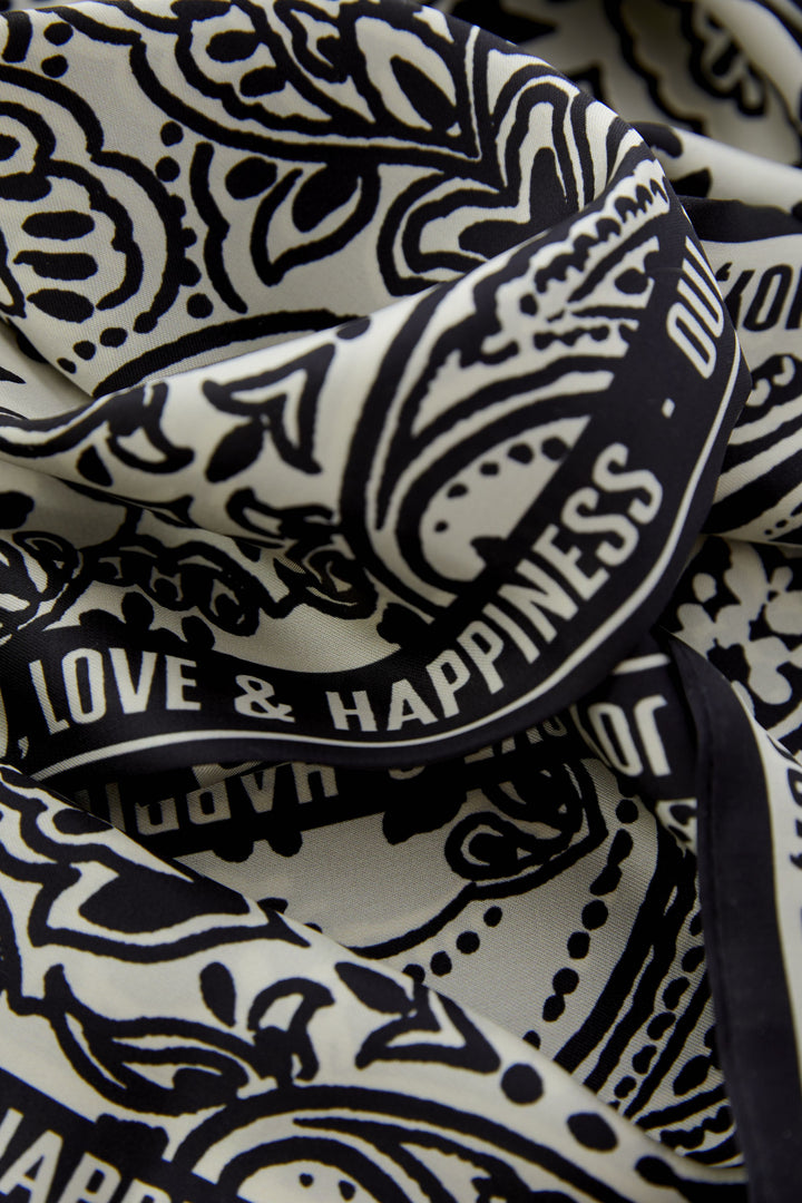 Oui 96520 White Black Paisley Print Scarf 0109