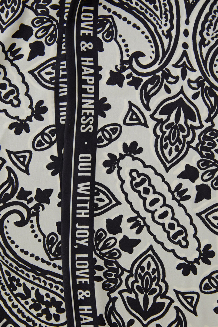 Oui 96520 White Black Paisley Print Scarf 0109