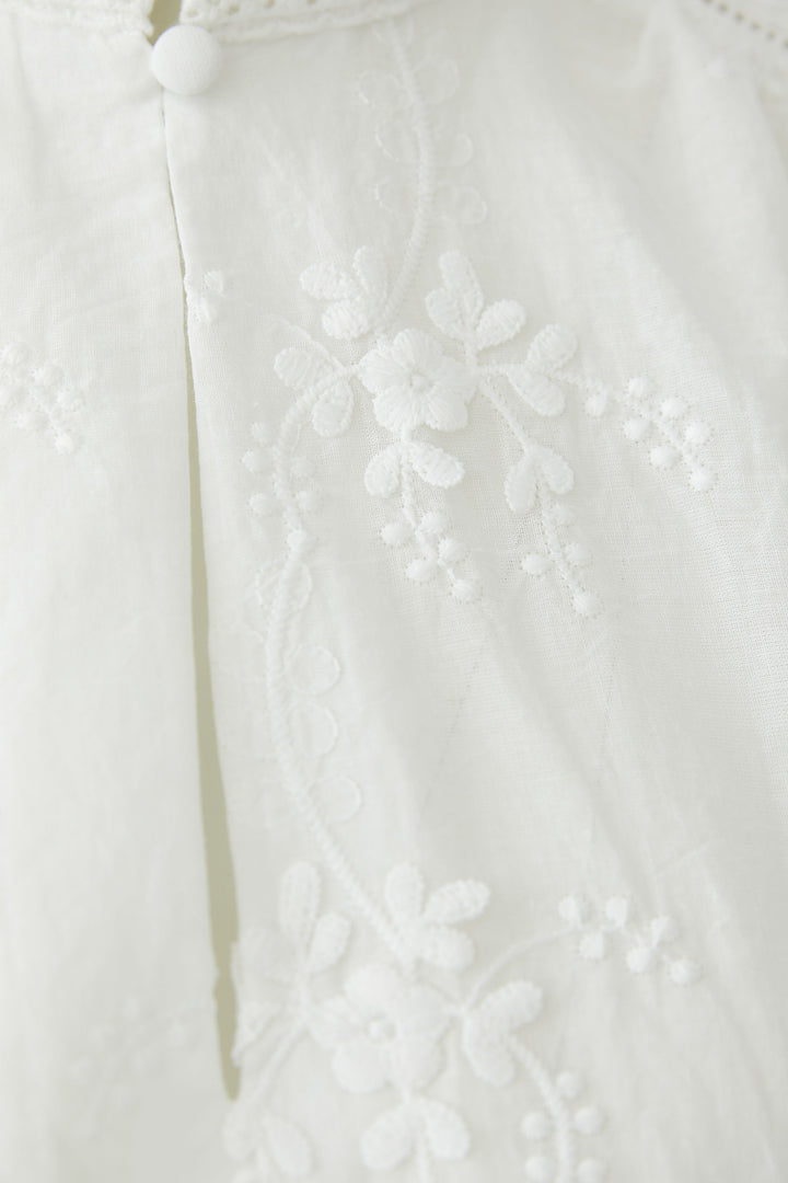 Oui 96713 Cloud Dancer White Embroidered Flower Blouse 1006