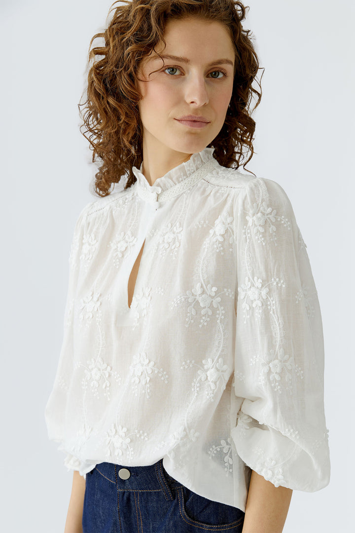 Oui 96713 Cloud Dancer White Embroidered Flower Blouse 1006