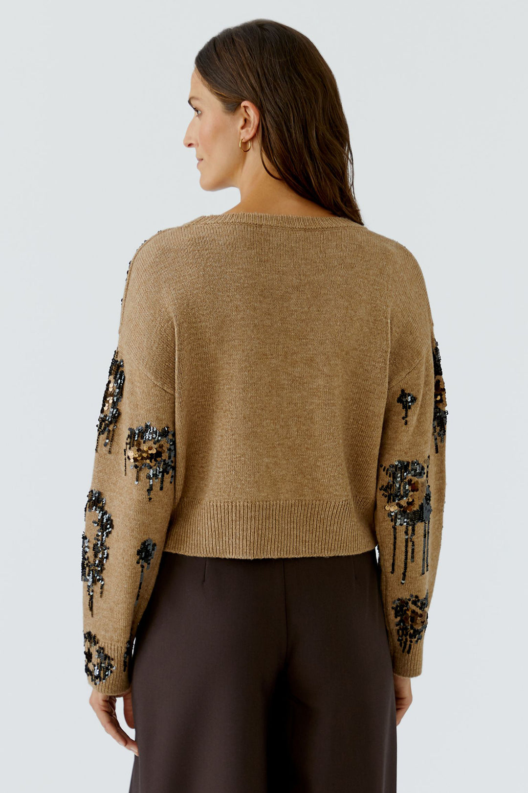 Oui Camel Sequin Detail Pullover Jumper 100086 7549, three quarter back view on model