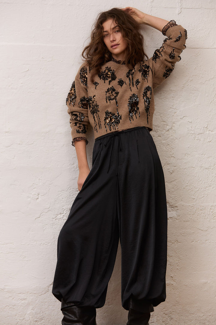 Oui Camel Sequin Detail Pullover Jumper 100086 7549, styled full length view on model