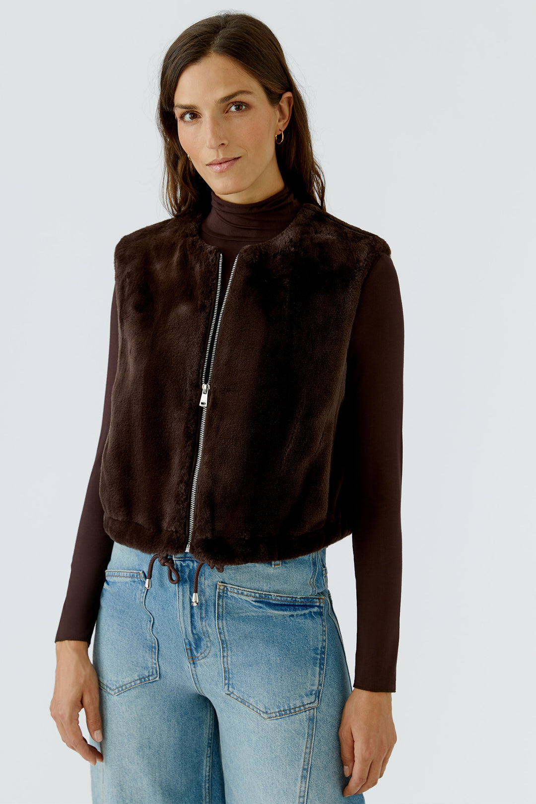 Oui Chocolate Torte Brown Faux Fur Gilet Waistcoat 100019 8936, front view on model