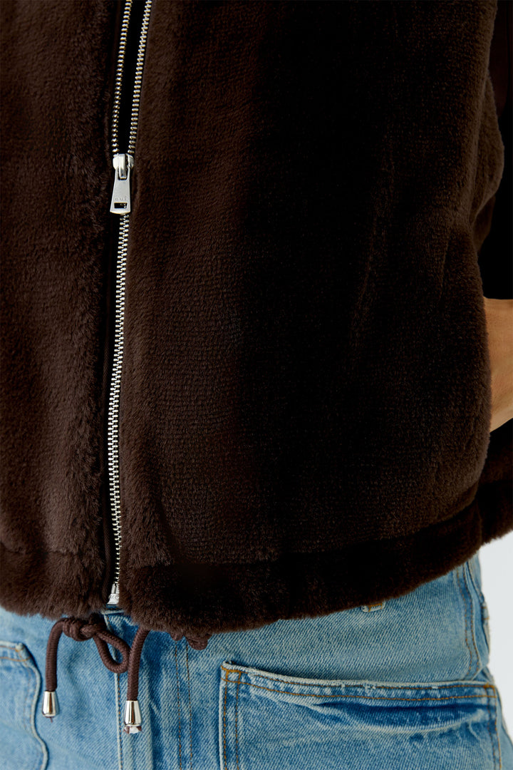 Oui Chocolate Torte Brown Faux Fur Gilet Waistcoat 100019 8936, drawstring hem detail