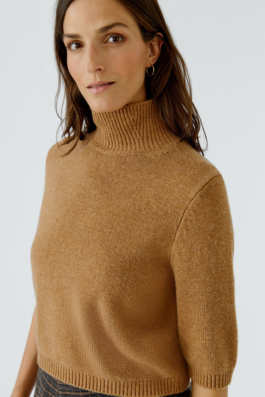 Oui Light Rosewood Brown Roll Neck Jumper 99806 7845, close-up on model