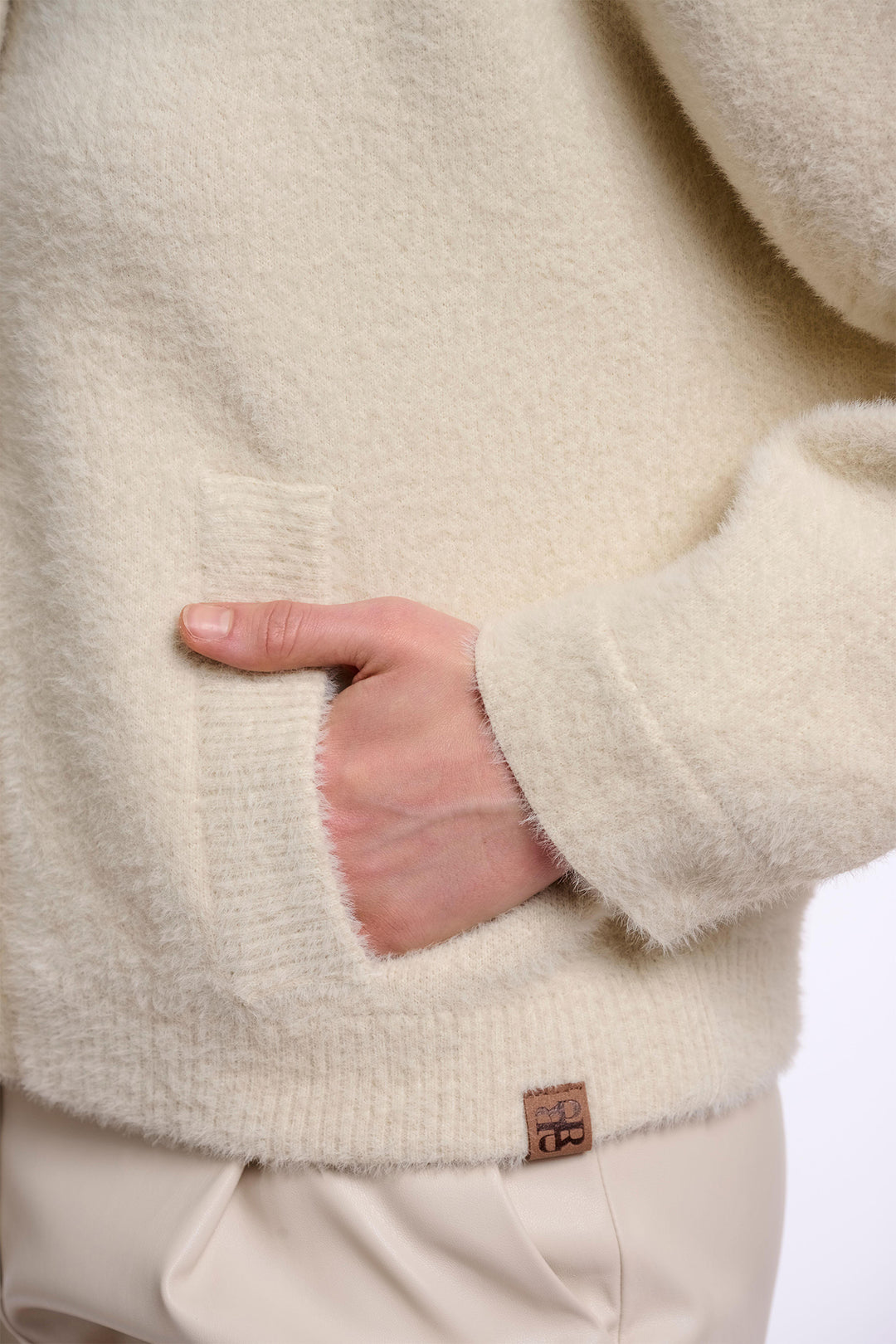 Rino &amp; Pelle Marvon Birch Beige Hooded Cardigan 9030, detail of the pocket and knit texture