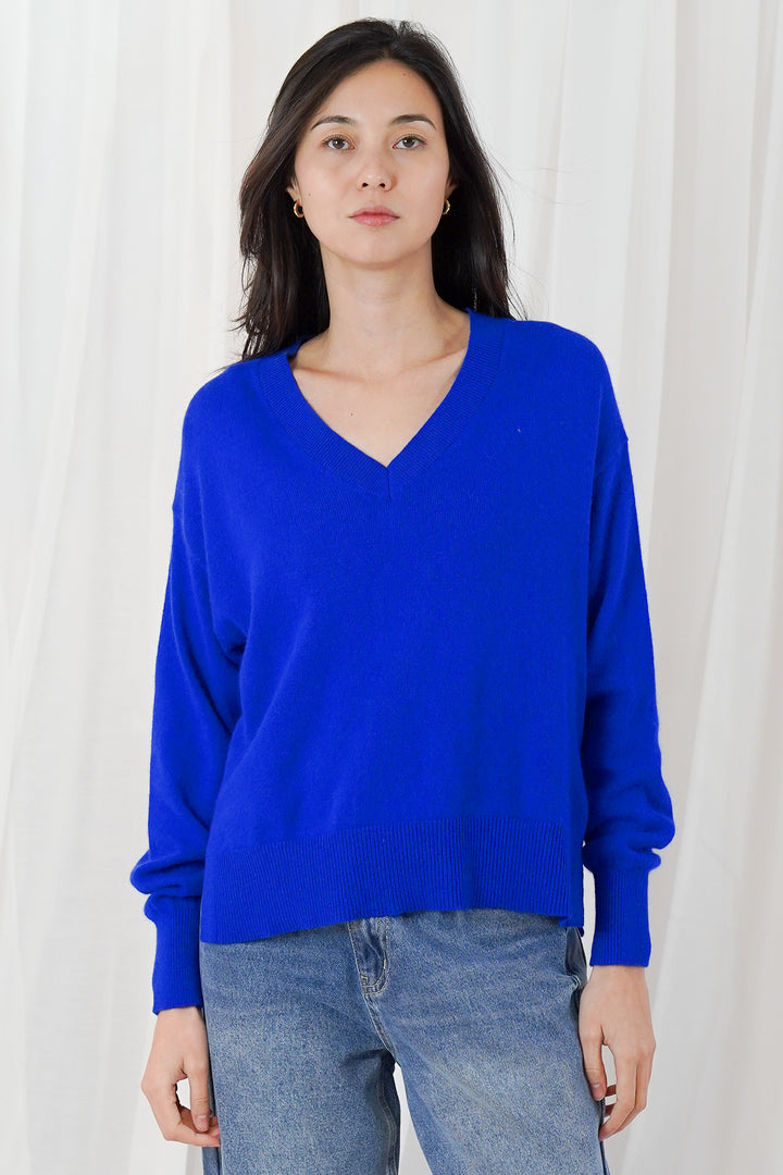 Twns The Label Boulder electric blue V-neck jumper at Olivia Grace Fashion