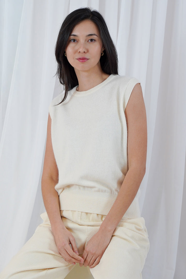 Twns The Label Durango Off White Sleeveless Round Neck Jumper