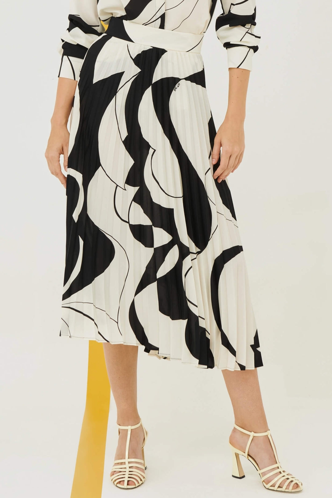 Marella Svago 2331010233200 Black Print Pleated Skirt - Olivia Grace Fashion